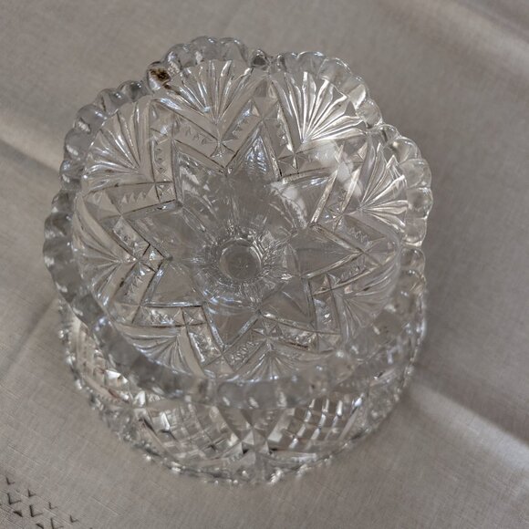 Beautiful Pineapple Cut Glass Pedestal Dish - Picture 3 of 3
